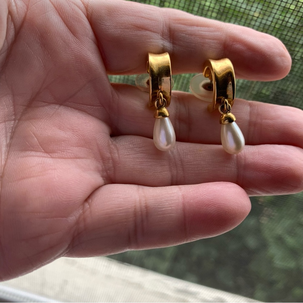 Pierced Earrings Drop Pearl and Gold Tone
